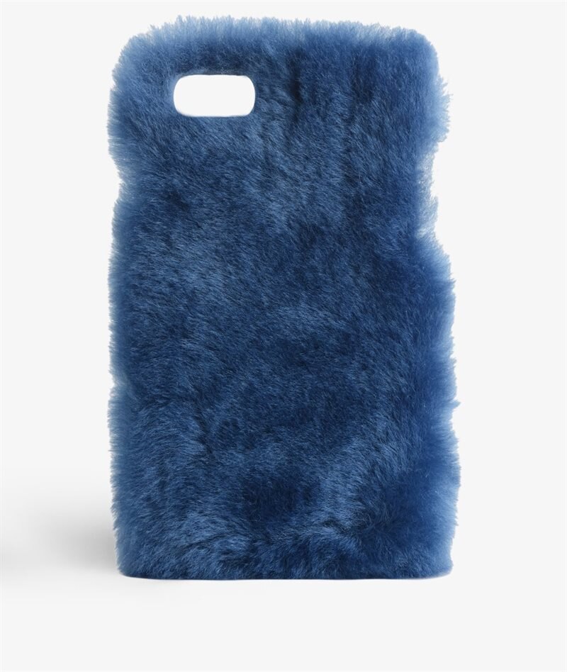 Image of The Case Factory Kuori iPhone SE 2022 Fur Princess Blue