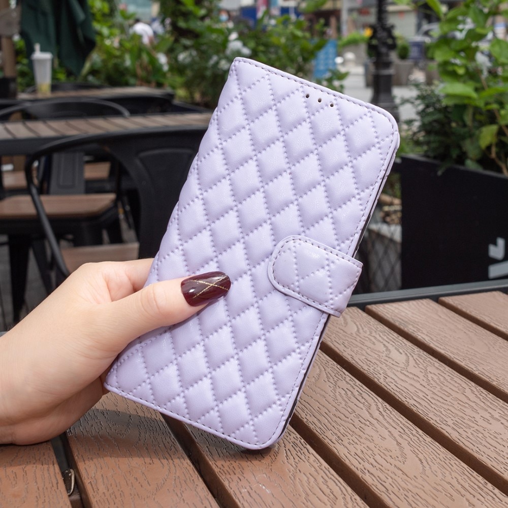 Lompakkokotelot iPhone 15 Quilted liila